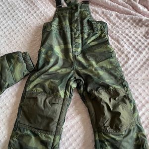 Baby Gap 2 t boys snow coat and bib, down filled